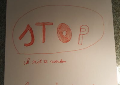 Niet storen poster kind